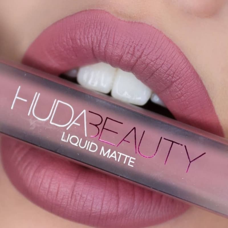 Huda Beauty Liquid Matte Lipstick in "Muse"