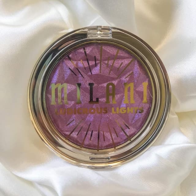 Milani Ludicrous Lights Duo Chrome Highlighter
in
"100 Pink Aroo"